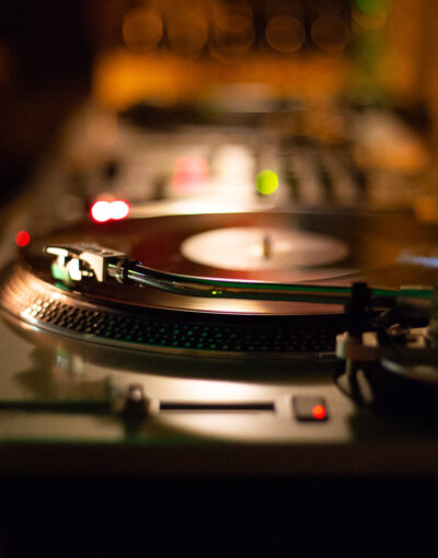Vinyl DJ Nights – DJ Sue Grant