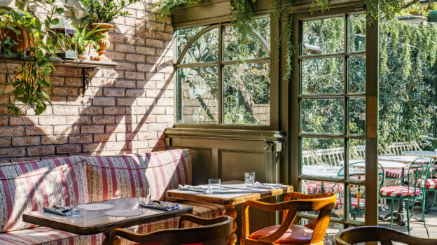 6 REASONS TO STAY AT THE PRINCESS ROYAL IN NOTTING HILL