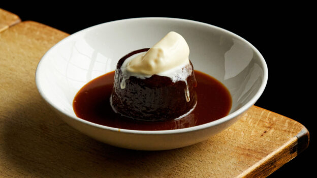STICKY TOFFEE PUDDING: THE QUINTESSENTIAL BRITISH DESSERT & SUNDAY LUNCH STAPLE