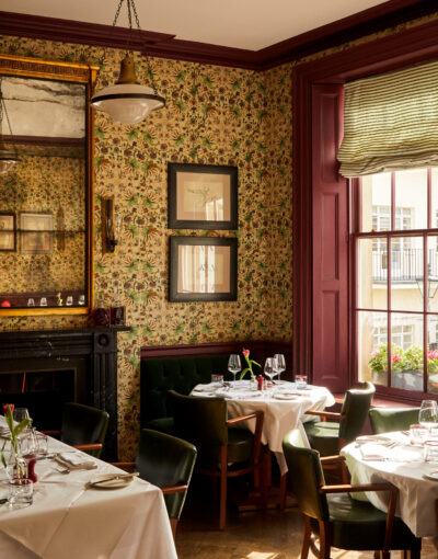 A FESTIVE ESCAPE ABOVE THE FRENZY: ALF’S AT THE ALFRED TENNYSON