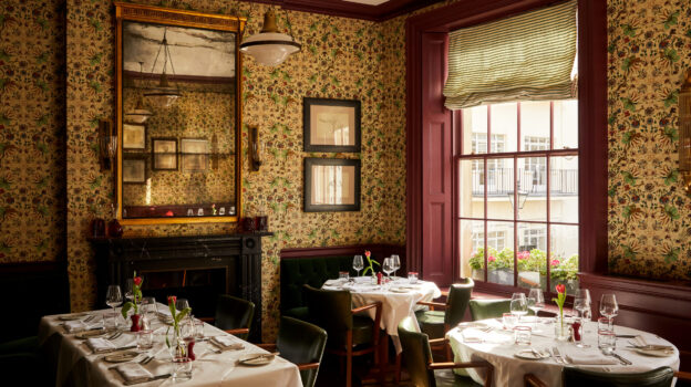 A FESTIVE ESCAPE ABOVE THE FRENZY: ALF’S AT THE ALFRED TENNYSON